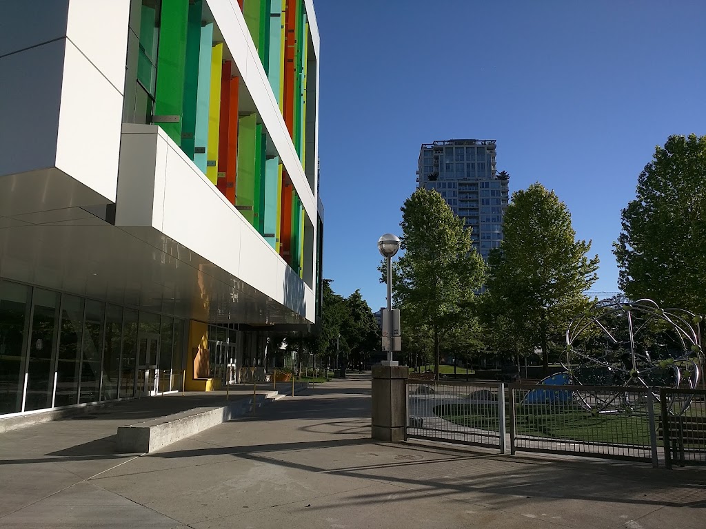 Crosstown Elementary School | 55 Expo Blvd, Vancouver, BC V6B 0P8, Canada | Phone: (604) 713-5460