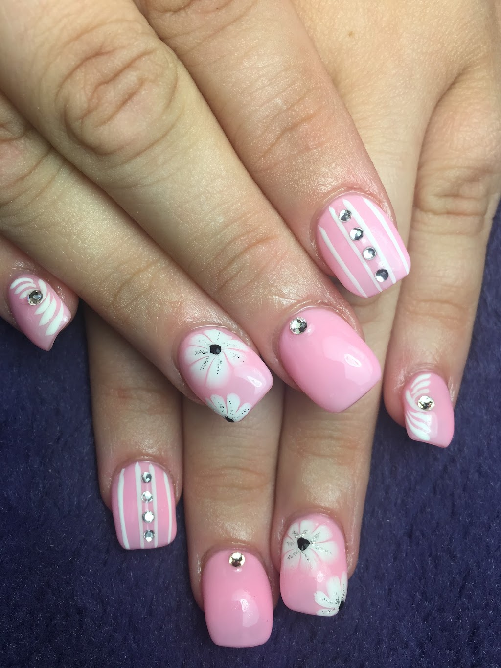 Hi Tech Nails | 2755 Lake Shore Blvd W, Etobicoke, ON M8V 1H2, Canada | Phone: (416) 252-8988