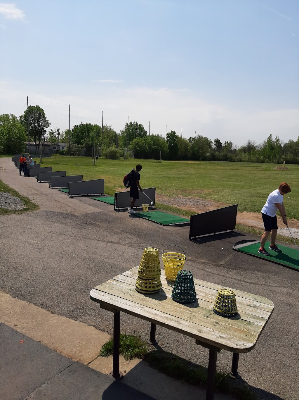 St-Hubert Golf Centre | 3840 Blvd. Sir-Wilfrid-Laurier, Saint-Hubert, QC J3Y 6T1, Canada | Phone: (450) 676-5828