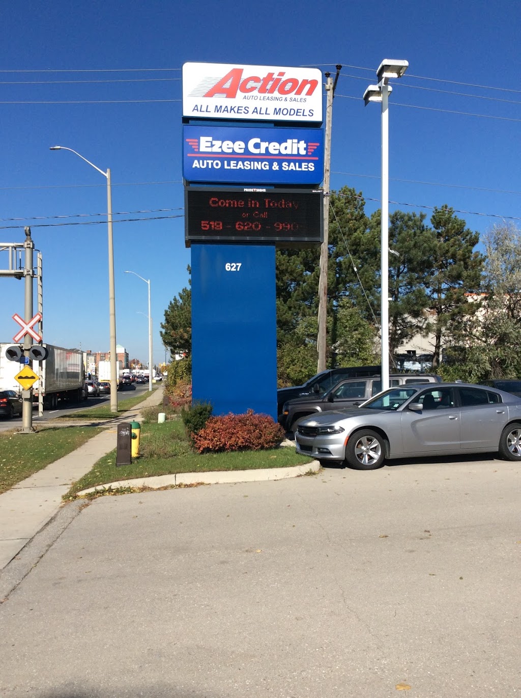 Ezee Credit Auto Leasing & Sales | 627 Hespeler Rd, Cambridge, ON N1R 6J3, Canada | Phone: (519) 620-9900