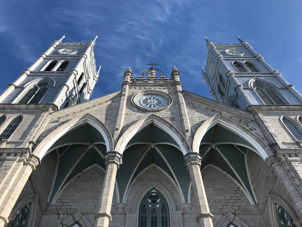 Église catholique Sainte-Anne-de-la-Pérade | 201 Rue Sainte-Anne, Sainte-Anne-de-la-Pérade, QC G0X 2J0, Canada | Phone: (418) 325-2025