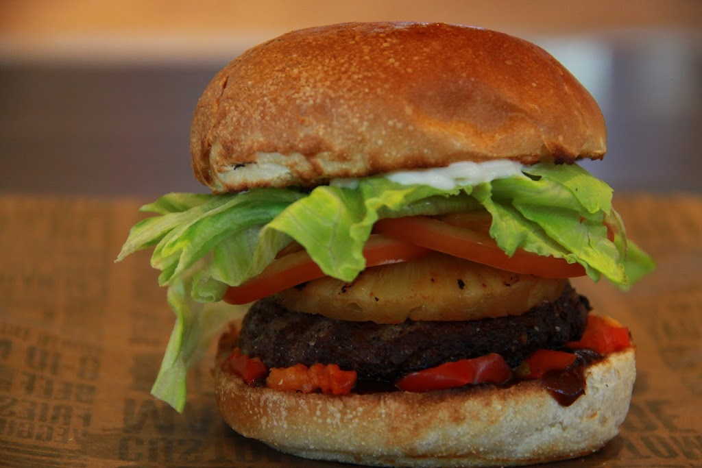 Big Smoke Burger | Outlet Collection, 555 Sterling Lyon Pkwy, Winnipeg, MB R3P 1J9, Canada | Phone: (204) 615-8817