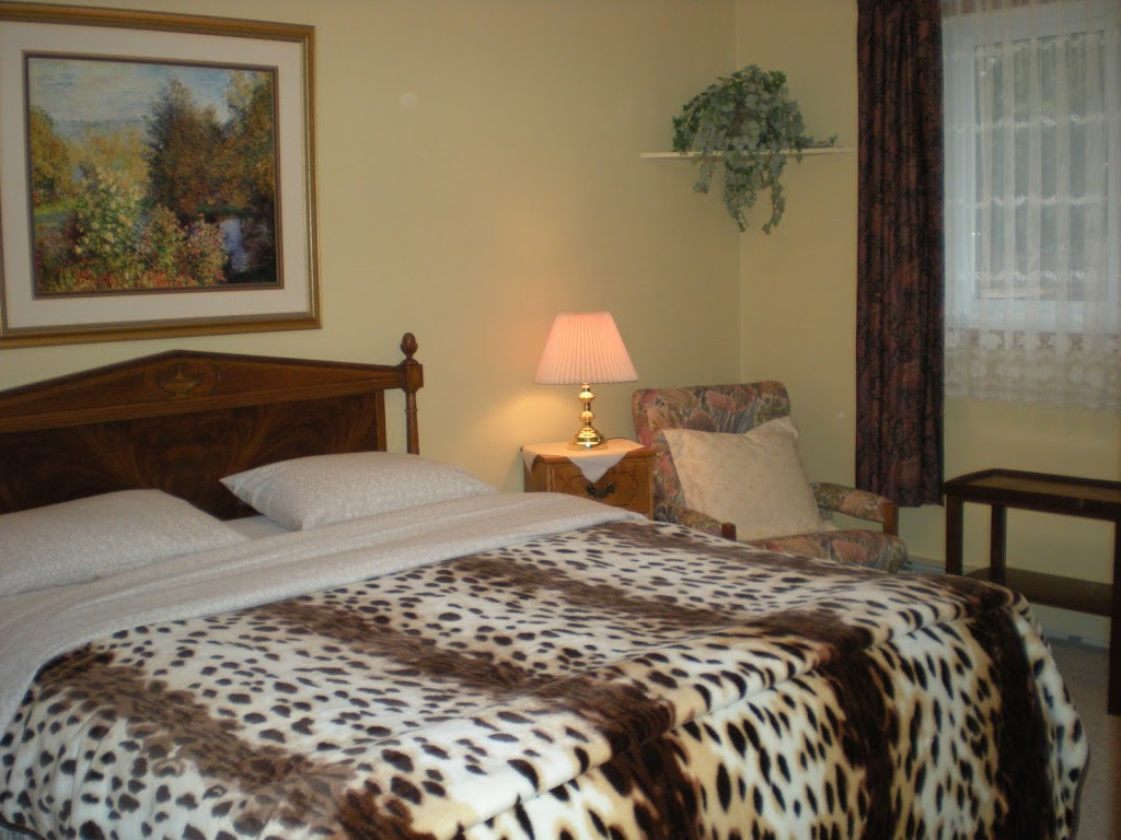 "Sleep & Go Gem" Accommodations 2-5 | 39 Eastdale Crescent, Welland, ON L3B 1E6, Canada | Phone: (905) 735-0928