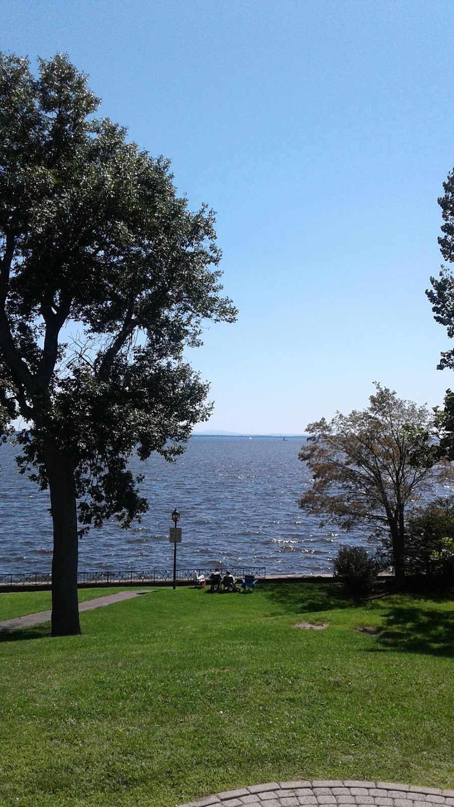 Parc Stewart | Chemin du Bord-du-Lac, Pointe-Claire, QC H9S 5T5, Canada | Phone: (514) 872-0311