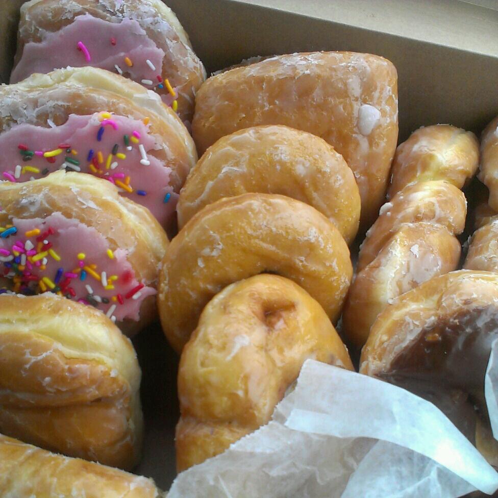 Famous Doughnuts | 3043 Main St, Buffalo, NY 14214, USA | Phone: (716) 834-6356
