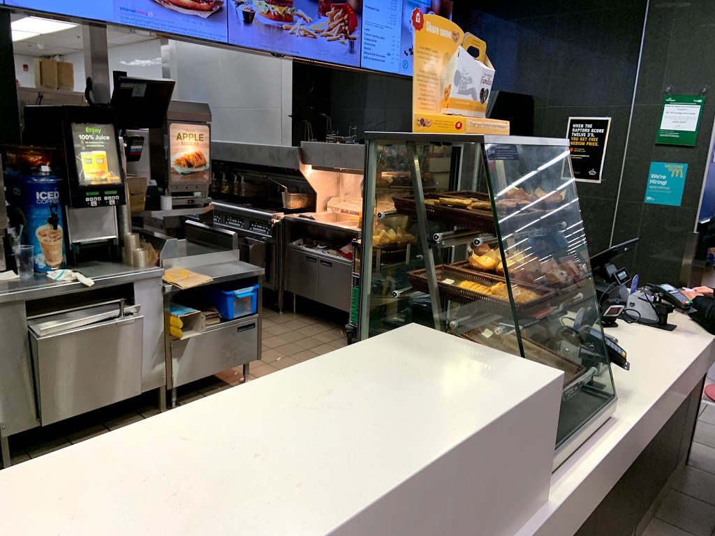 McDonalds | 135 First Commerce Dr, Aurora, ON L4G 0G2, Canada | Phone: (905) 841-5584