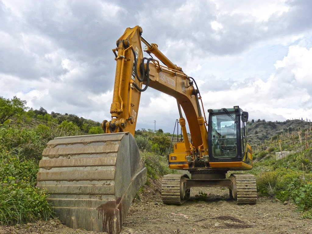 Les Entreprises DD déneigement excavation | 44 Bd des Hauteurs, Saint-Jérôme, QC J7Y 1P9, Canada | Phone: (450) 822-8541