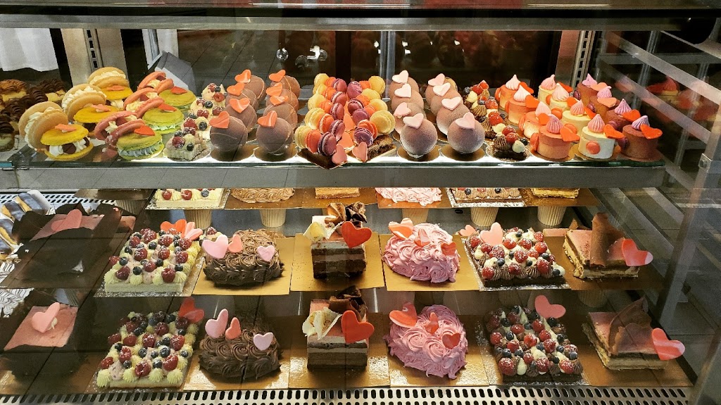 Patisserie Maison Mallet Île Bizard | 387 Rue Cherrier, LÎle-Bizard—Sainte-Geneviève, QC H9C 1E8, Canada | Phone: (514) 626-0002