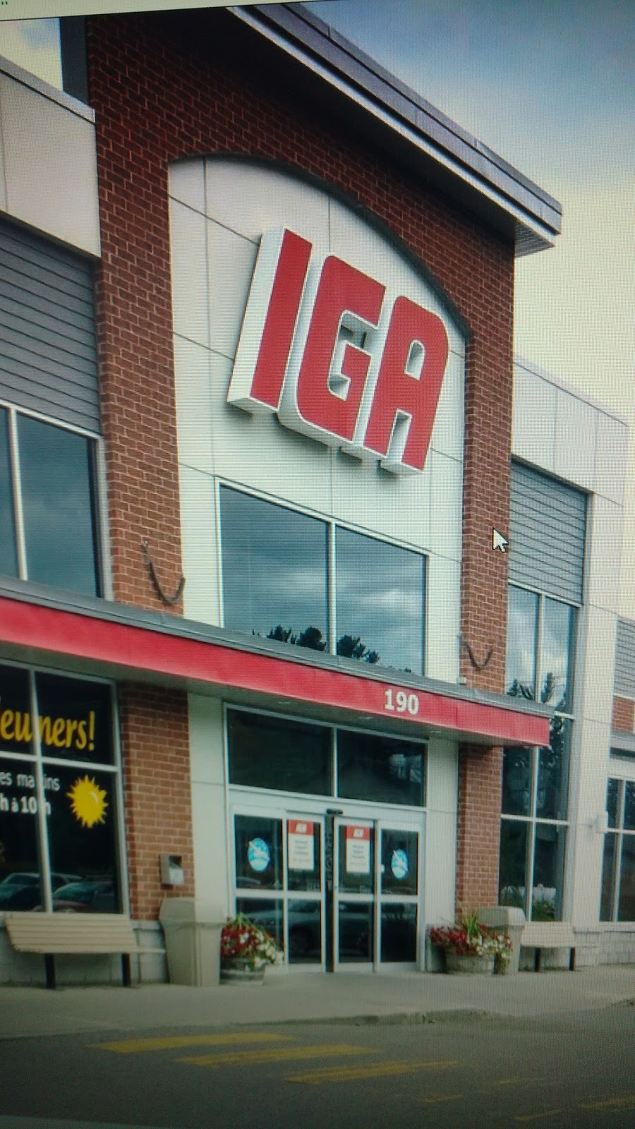 IGA Supermarket J.C. Bédard Ltd. | 190 Rue du Collège, Pont-Rouge, QC G3H 0C6, Canada | Phone: (418) 873-2415