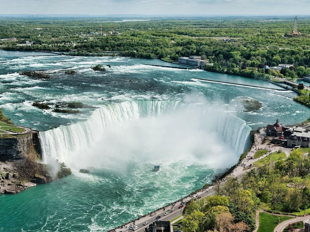 Niagara Falls Tour | 5955 Airport Rd, Mississauga, ON L4V 1W5, Canada | Phone: (647) 930-5656