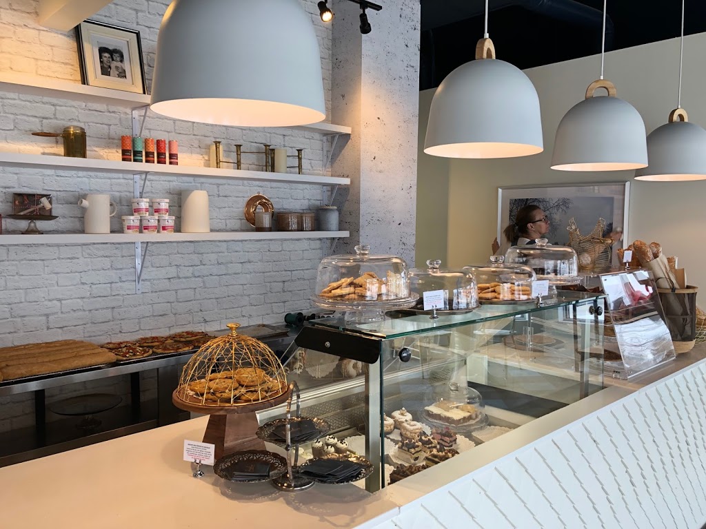 Boulangerie Roseline Sans Gluten | 18 Boulevard des Champs-Fleuris, La Prairie, QC J5R 5W4, Canada | Phone: (450) 695-1789