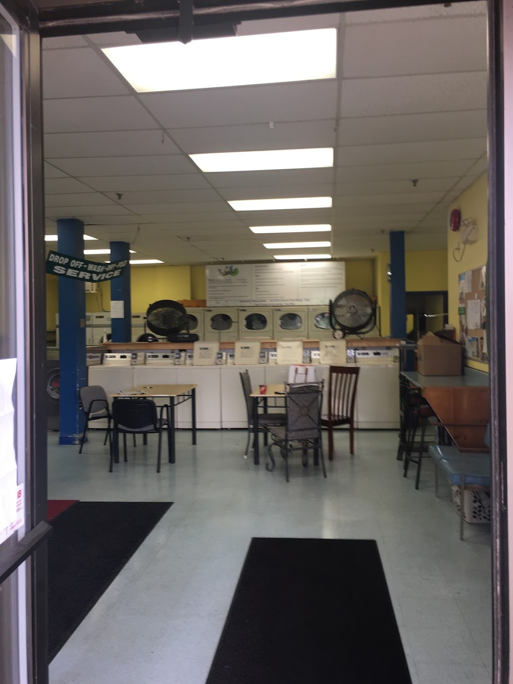Deluxe Laundromat & Dry Cleaners | 245 Waverley Rd, Dartmouth, NS B2X 2C5, Canada | Phone: (902) 434-2727