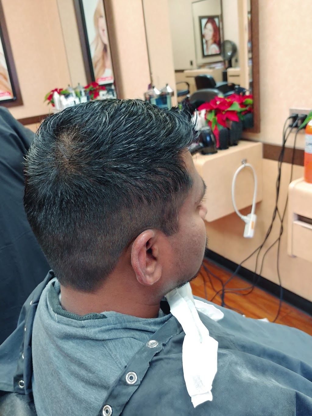 First Choice Haircutters | 2151 St Clair Ave W #105, Toronto, ON M6N 1K5, Canada | Phone: (416) 519-8825