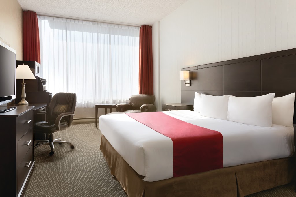 Travelodge Hotel & Convention Center by Wyndham Quebec City | 3125 Boulevard Hochelaga, Québec, QC G1W 2P9, Canada | Phone: (800) 463-5241