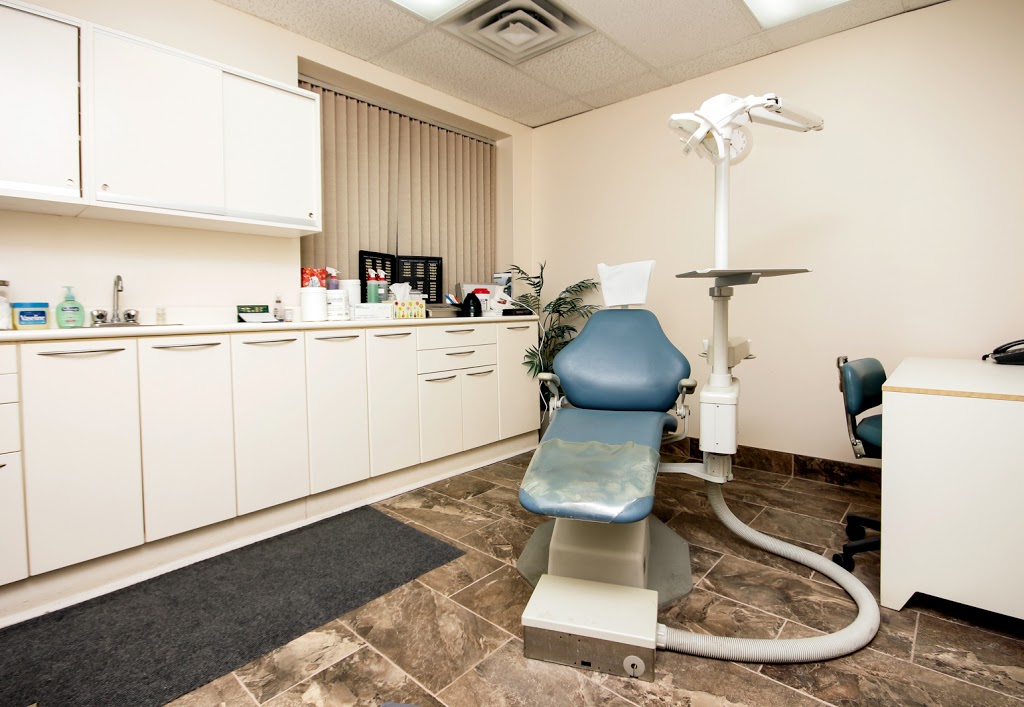 Peter Nikolovski Denture Clinic | 797 Princess St #107, Kingston, ON K7L 1G1, Canada | Phone: (613) 549-1184