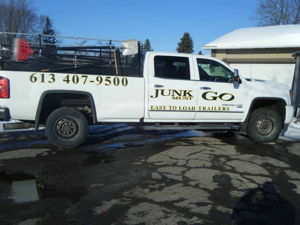 Junk Must Go Easy to load trailers | 3359 Trim Rd, Navan, ON K4B 1N7, Canada | Phone: (613) 407-9500