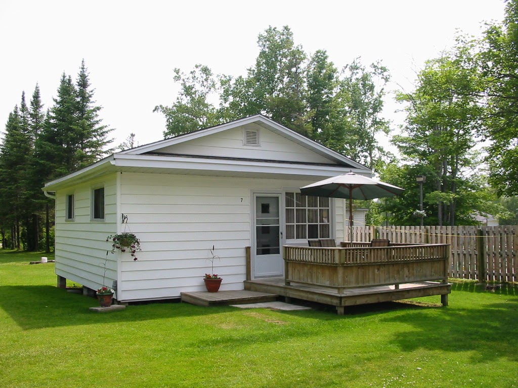 Bel-Air Motel & Cottages | 328 Main St, Sauble Beach, ON N0H 2G0, Canada | Phone: (519) 422-1051