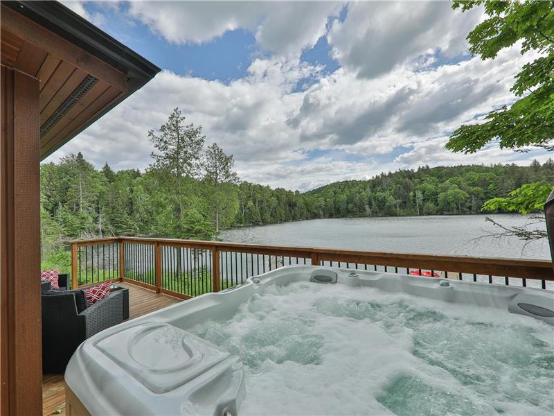 Chalet la Bellevue du Lac | Grenville-sur-la-Rouge, Grenville-sur-la-Rouge, 3 Chem. de Harrington, Grenville-sur-la-Rouge, QC J0V 1B0, Canada | Phone: (438) 524-0182