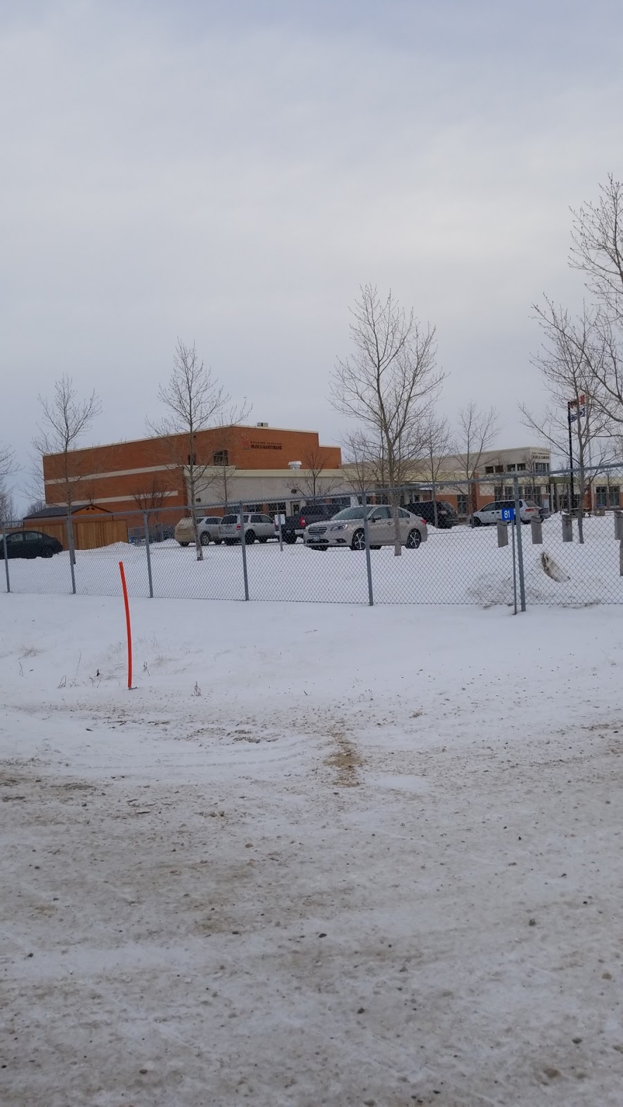 École Communautaire Aurèle-Lemoine | St Veterans Memorial, Saint Laurent, MB R0C 2S0, Canada | Phone: (204) 646-2392