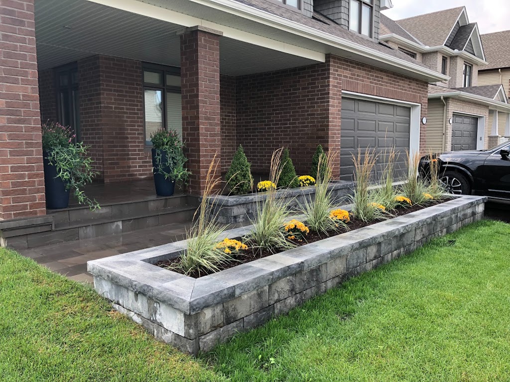 ComRes Pavingstone | 6812 McKeown Dr, Greely, ON K4P 1A2, Canada | Phone: (613) 821-5897