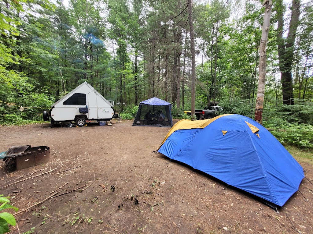 Midway Campsites (169-280) | S Mazinaw Heights Rd, Cloyne, ON K0H 1K0, Canada | Phone: (613) 336-2228