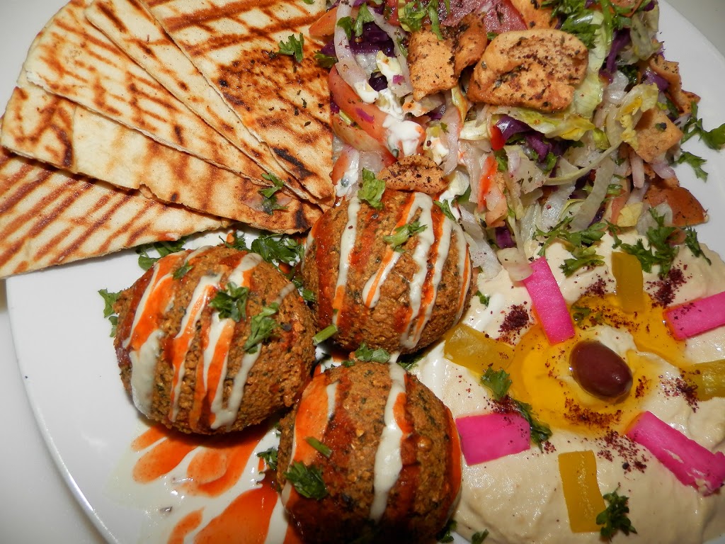 Shawarma Hut | 17 Queen St N, Mississauga, ON L5N 1A2, Canada | Phone: (905) 286-9495