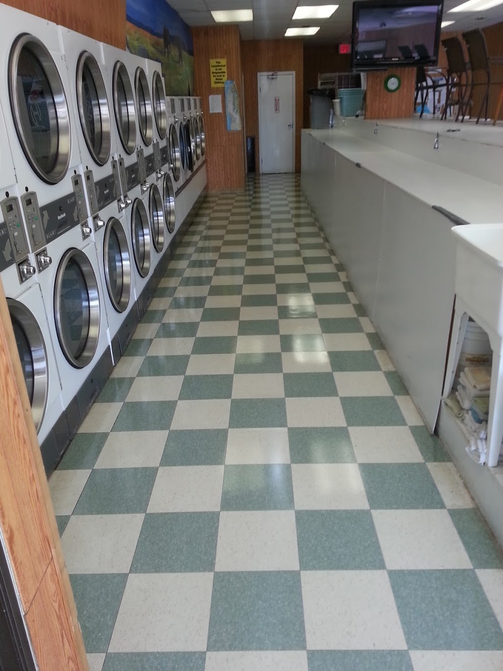 Meadow Laundromat | 501 Ave W South, Saskatoon, SK S7M 4R5, Canada | Phone: (306) 664-2224