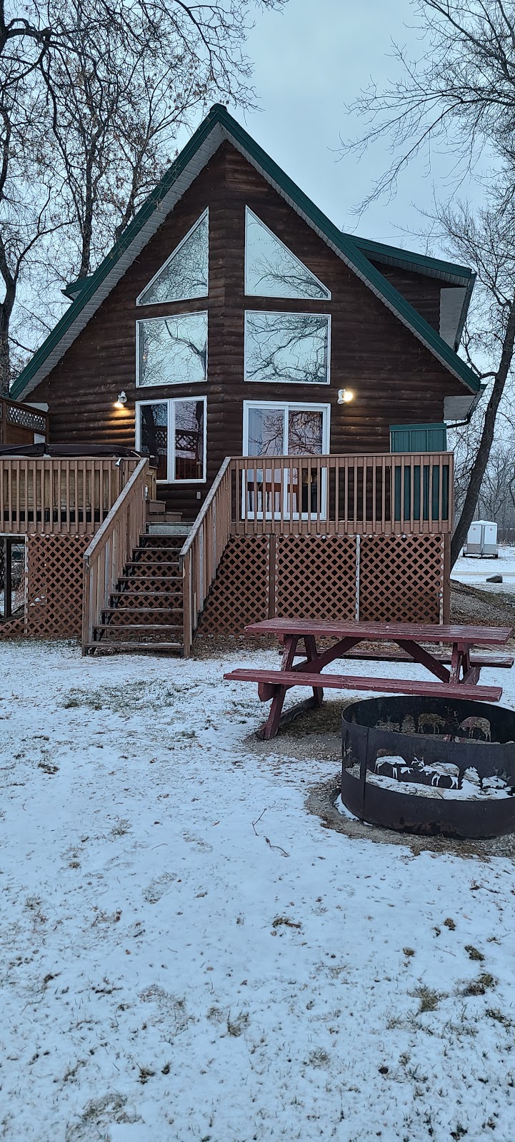 Lake Manitoba Narrows Chalet 5 | 9 Skinny Dip Drive, Oakview, MB R0C 2K0, Canada | Phone: (204) 293-0556