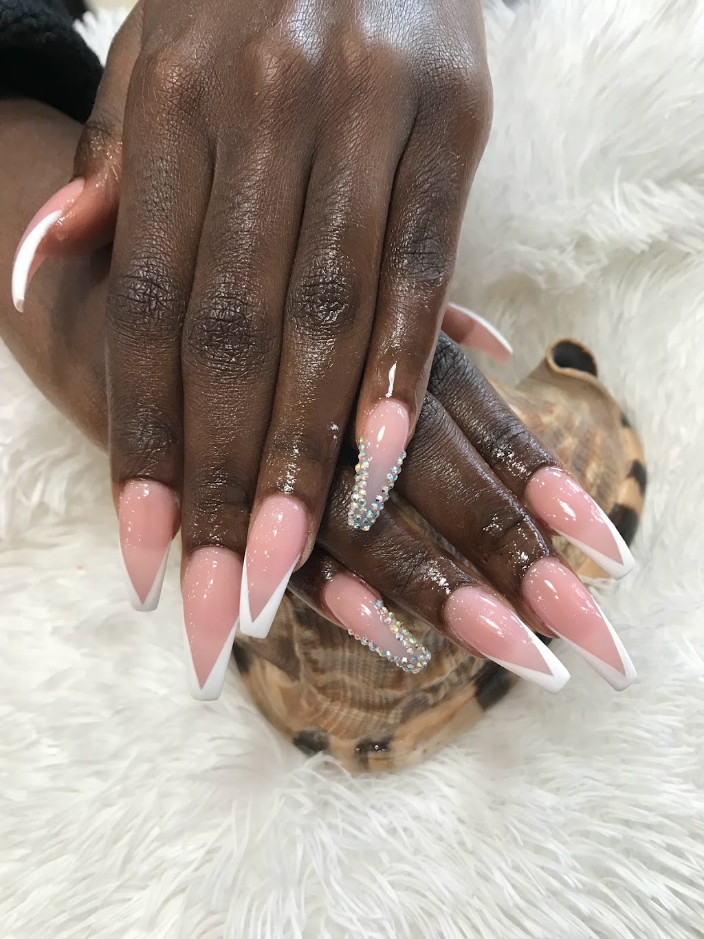 MK Fashion Nails | 579 Markham Rd, Scarborough, ON M1H 2A3, Canada | Phone: (647) 336-8999