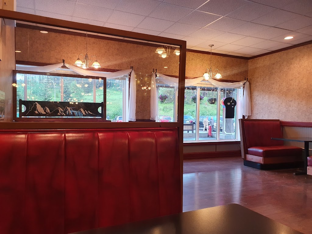 Gateway Restaurant | 102 Red Cedar Dr, Sparwood, BC V0B 2G0, Canada | Phone: (250) 425-2003