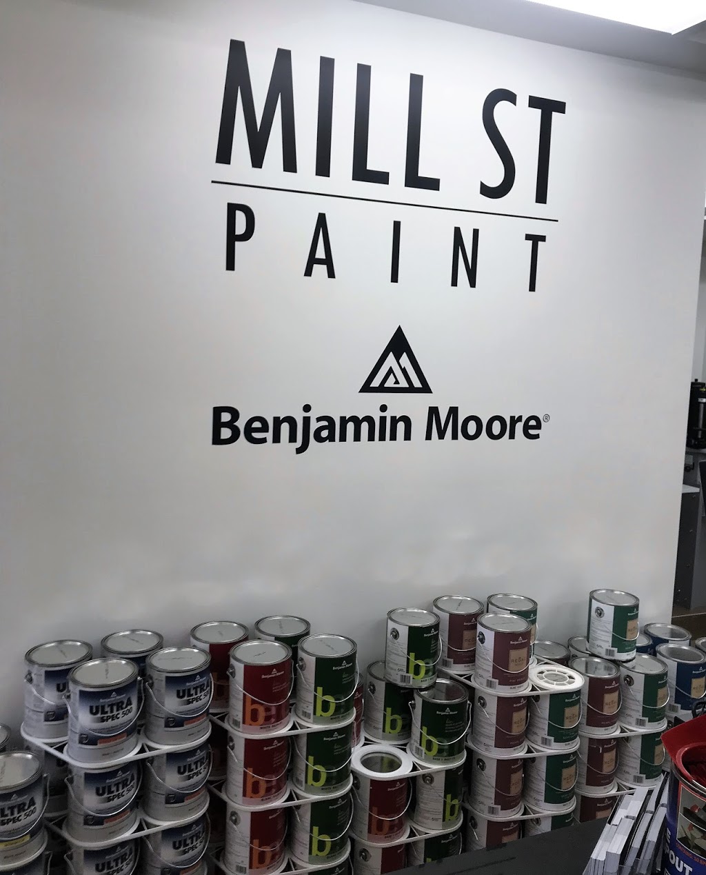 Benjamin Moore Mill Street Paint | 158 Mill St, Milton, ON L9T 1S2, Canada | Phone: (905) 636-1113