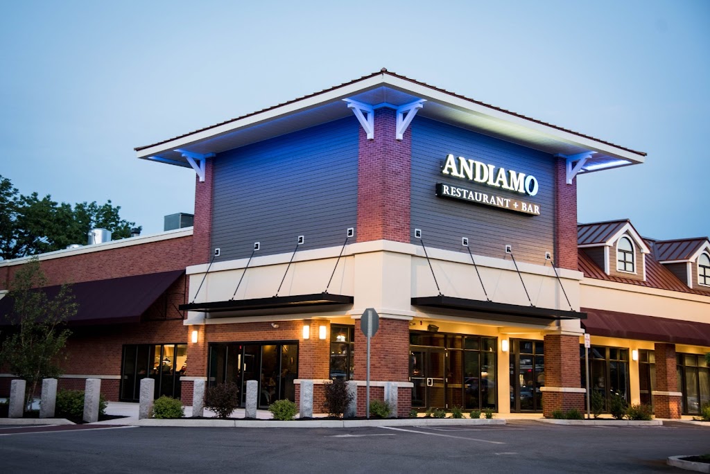 Hotel The Andiamo Palace | 801 Rue Principale O, Farnham, QC J0J 1X0, Canada | Phone: (418) 800-1667