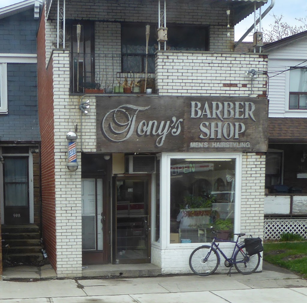 Tonys Barber Shop | 910 Broadview Ave, Toronto, ON M4K 2R1, Canada | Phone: (416) 463-1027