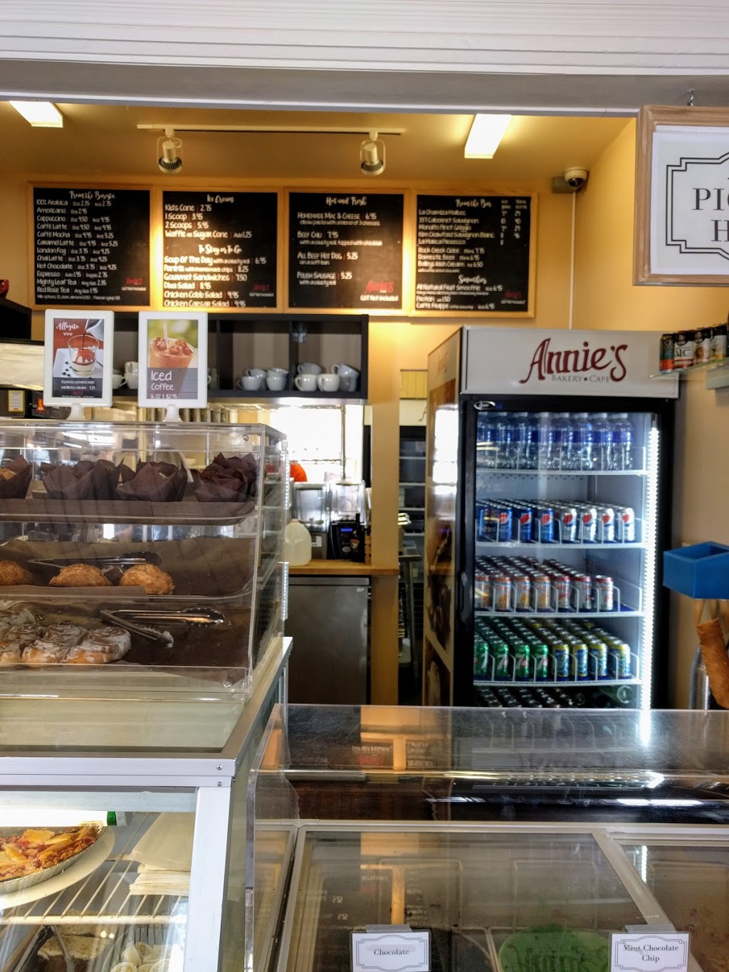 Annies Café | 15985 Bow Bottom Trail SE, Calgary, AB T2J 7A7, Canada | Phone: (403) 476-1308