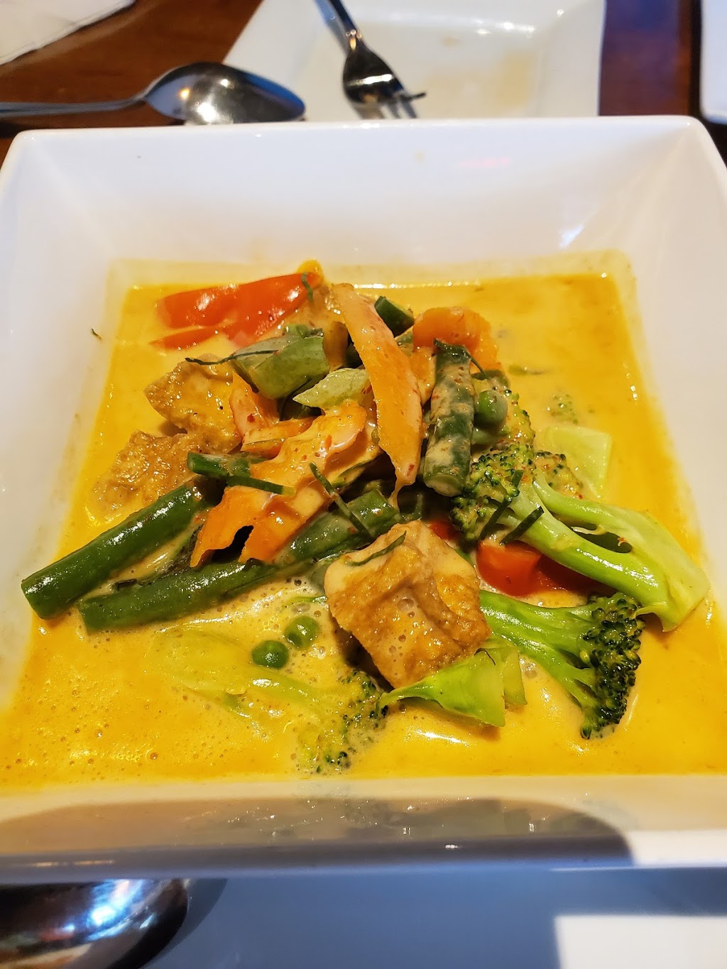 Siamese Thai Cuisine | 200 Whitmore Rd #11, Woodbridge, ON L4L 7K4, Canada | Phone: (905) 856-7288