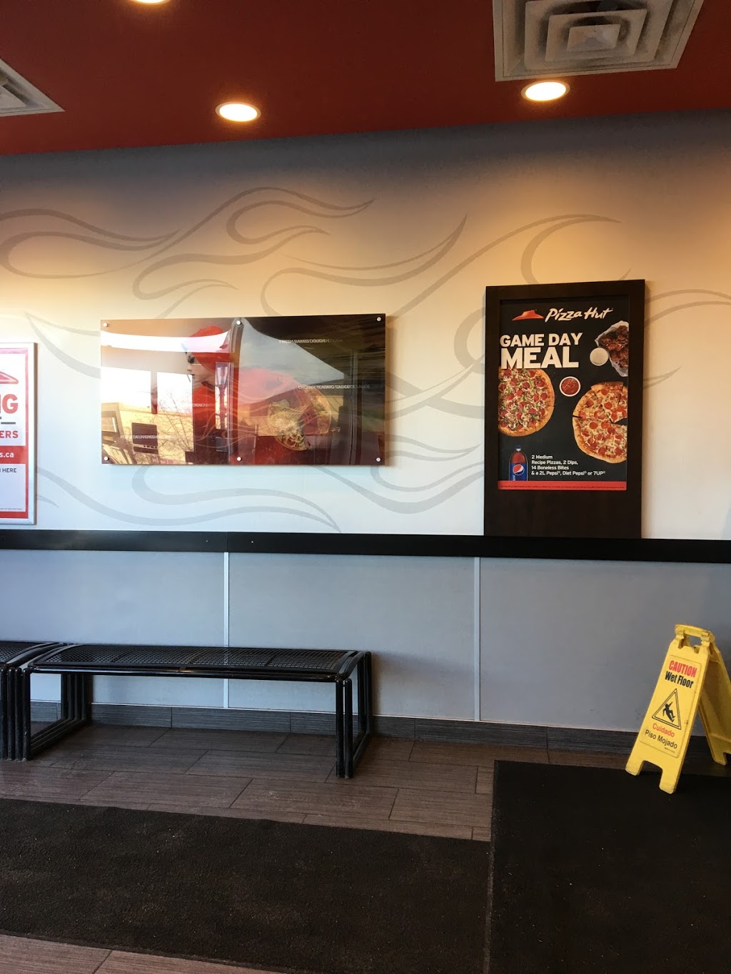 Pizza Hut | 55 Castleridge Blvd NE, Calgary, AB T3J 3J8, Canada | Phone: (403) 310-1010