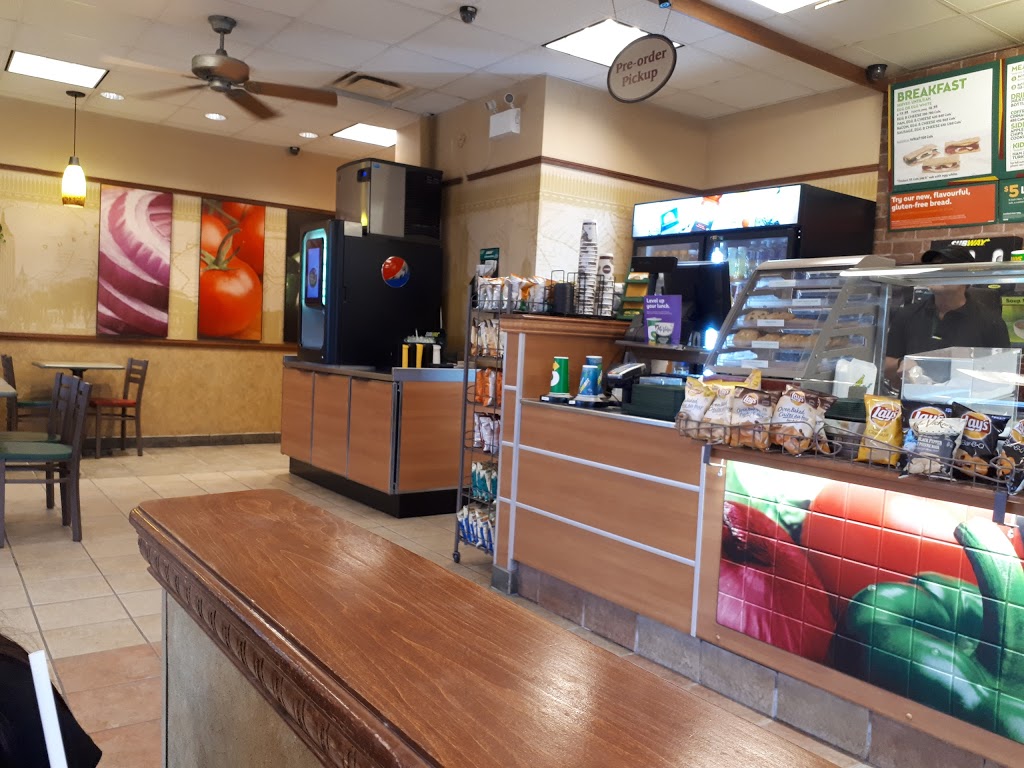 Subway | 160 Beechwood Ave, Vanier, ON K1L 1A9, Canada | Phone: (613) 741-2520