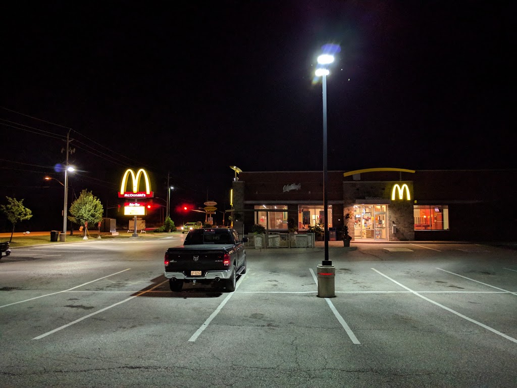 McDonalds | 390 Maidstone Ave W, Essex, ON N8M 2X5, Canada | Phone: (519) 776-4343