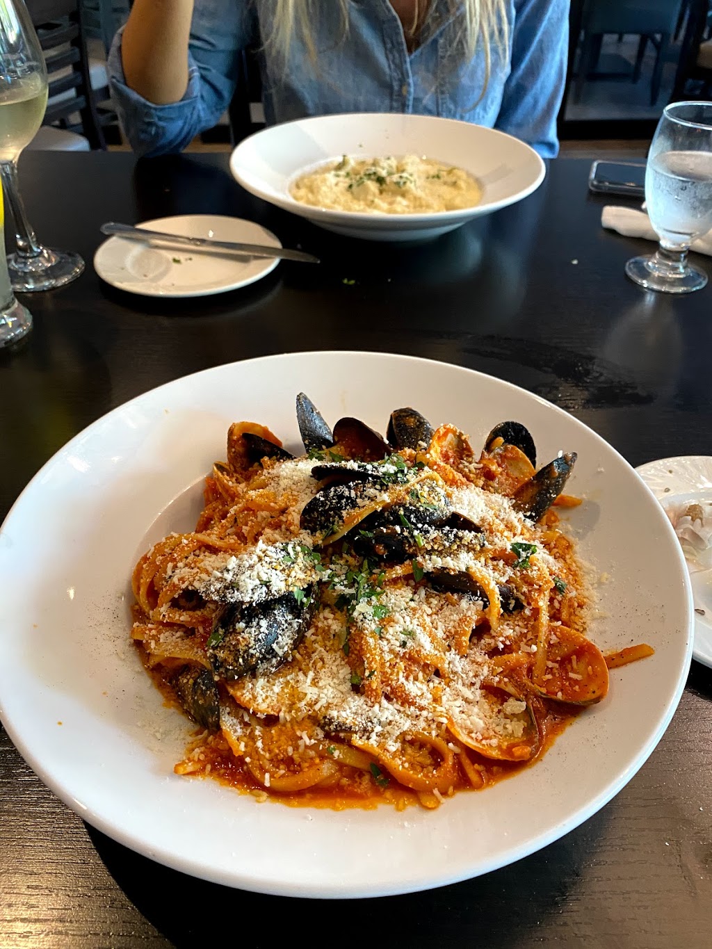 Vesuvio Ristorante | 91 George St S, Brampton, ON L6Y 1P4, Canada | Phone: (905) 459-0511