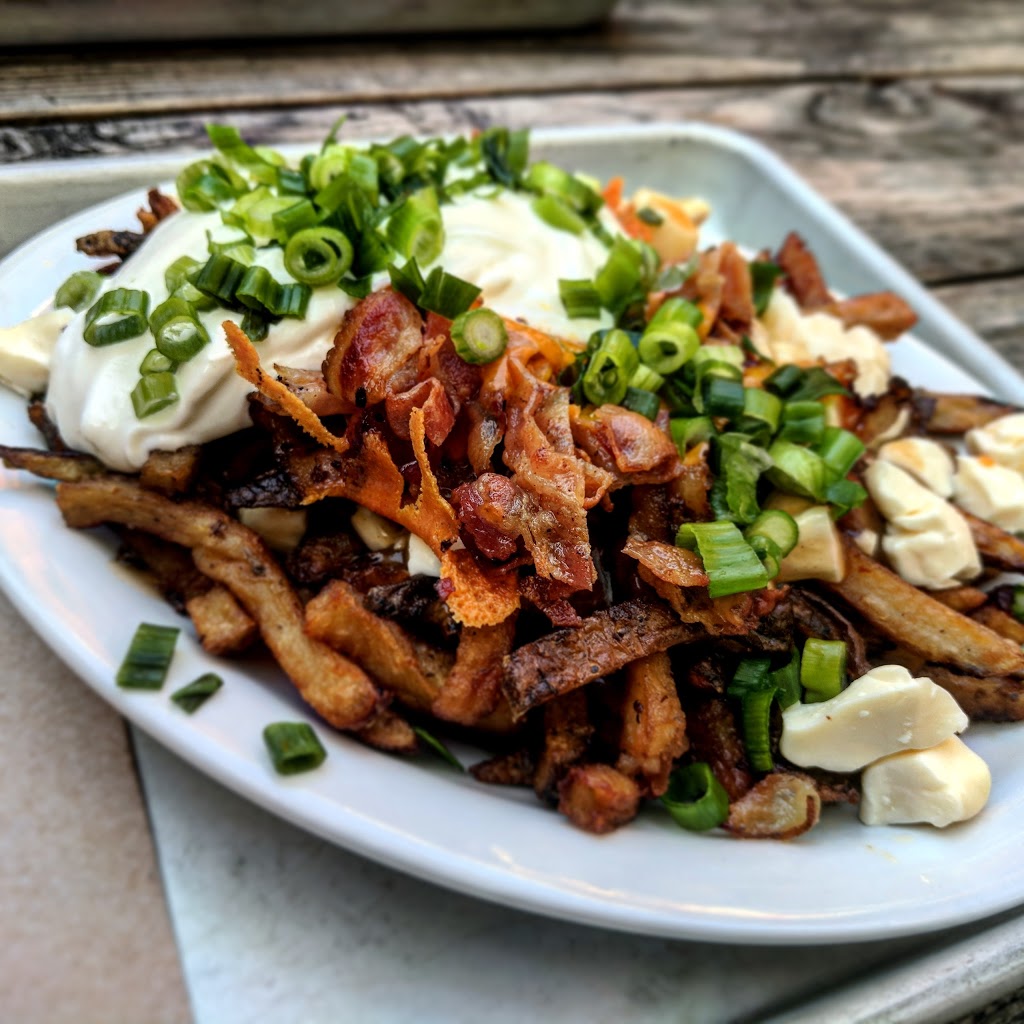 Poutine Centrale | 3971 Rue Hochelaga, Montréal, QC H1W 1K2, Canada | Phone: (514) 507-9494