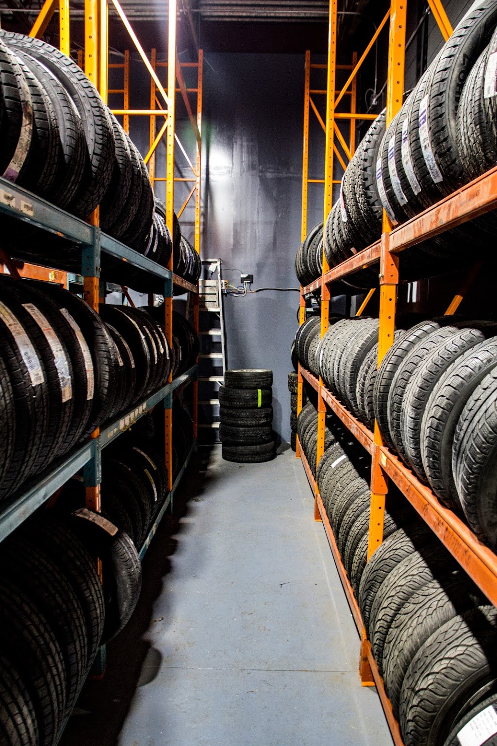 National Tire Sales & Services | 6400 Millcreek Dr, Mississauga, ON L5N 3E7, Canada | Phone: (905) 286-1313