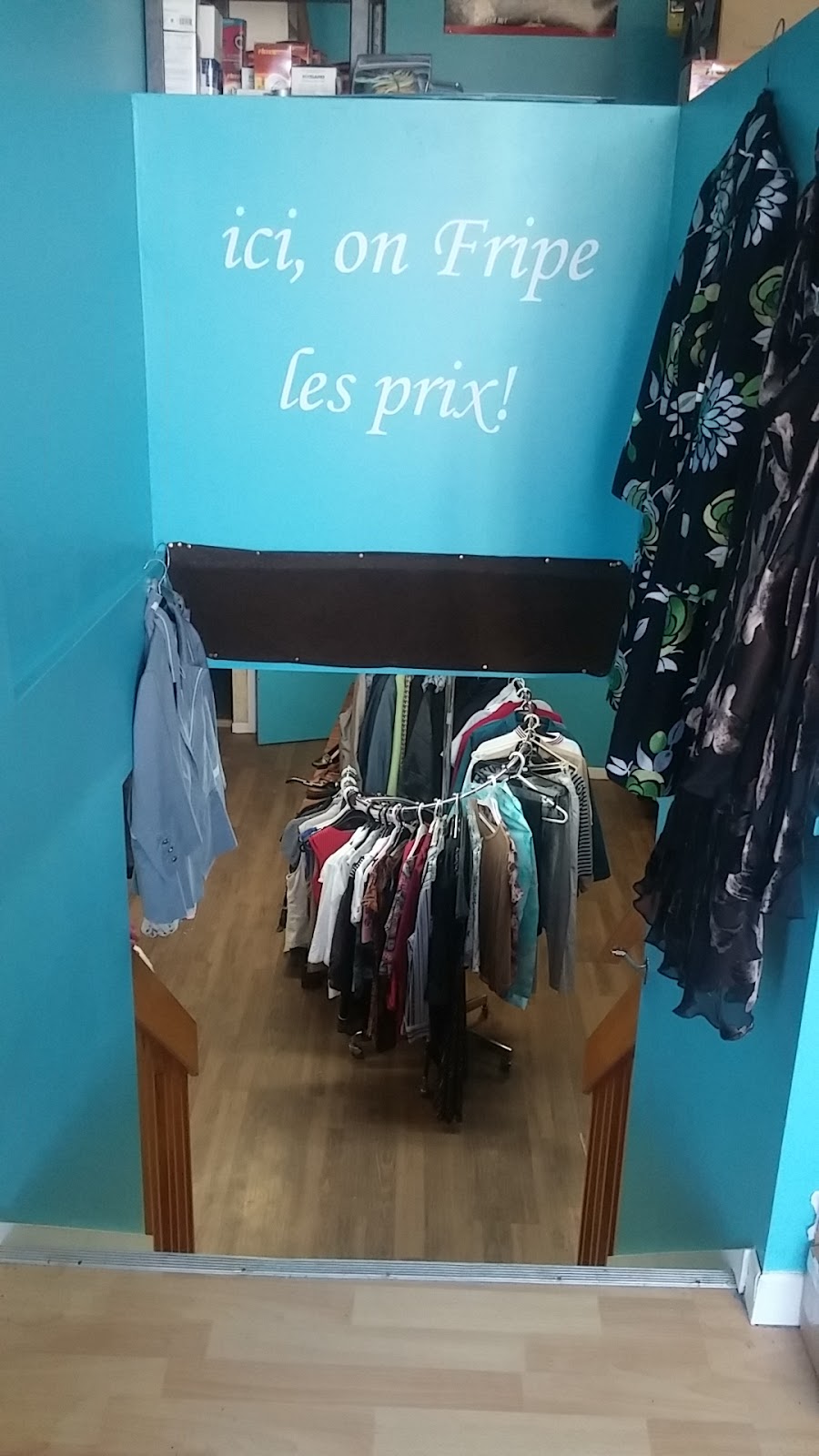 Friprix Wadelyna | 58 Rue Saint-Georges, Windsor, QC J1S 1J6, Canada