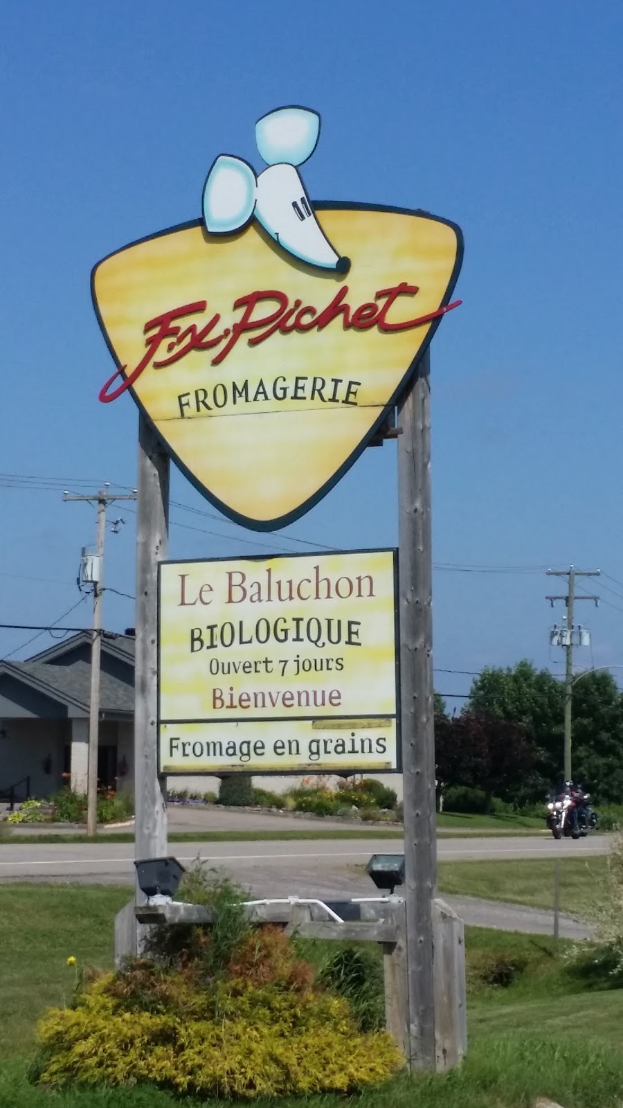Fromagerie Baluchon | 400 Boulevard Lanaudière, Sainte-Anne-de-la-Pérade, QC G0X 2J0, Canada | Phone: (819) 801-2088