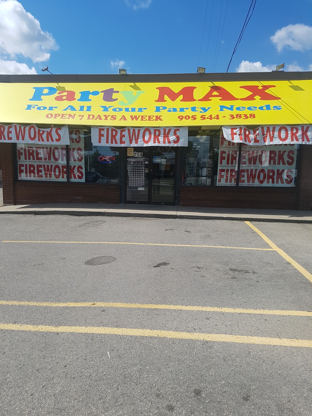 party max #300 | 714 Queenston Rd, Hamilton, ON L8G 1A2, Canada | Phone: (905) 544-3838