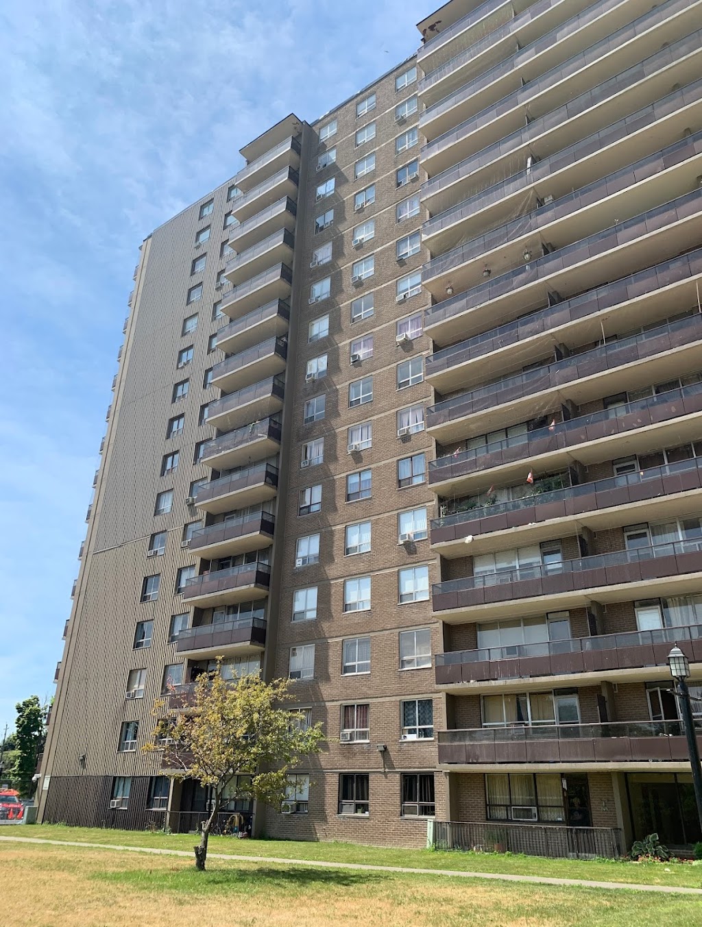 Markham Glen Condominium | 180 Markham Rd, Scarborough, ON M1M 2Z9, Canada | Phone: (416) 264-3191