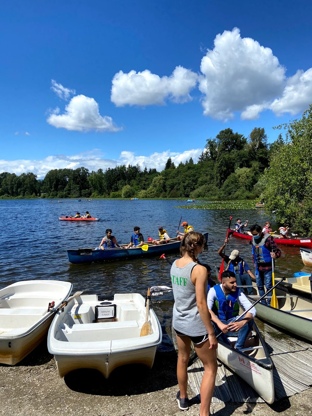 Deer Lake Boat Rentals | 5435 Sperling Ave, Burnaby, BC V5E 2T2, Canada | Phone: (604) 521-3183