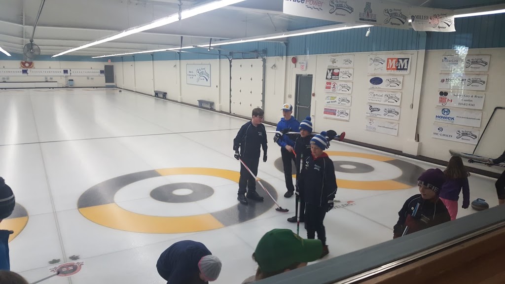 Port Elgin Curling Club | 818 Gustavus St, Port Elgin, ON N0H 2C4, Canada | Phone: (519) 832-2761