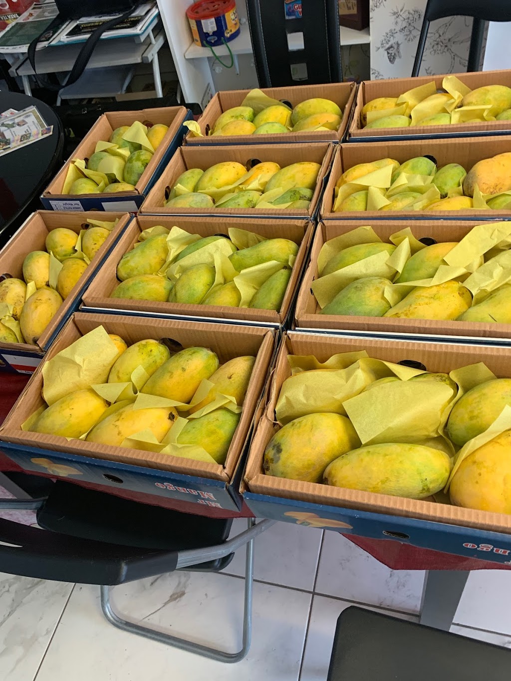 Pakistani Mangoes | 1212 Dundas St W, Mississauga, ON L5C 1E2, Canada | Phone: (647) 854-6665