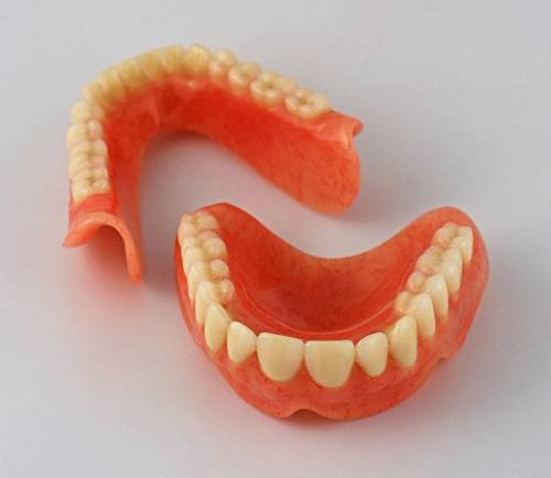 H R Denture Clinic | 14834 Yonge St, Aurora, ON L4G 1N2, Canada | Phone: (905) 841-6000