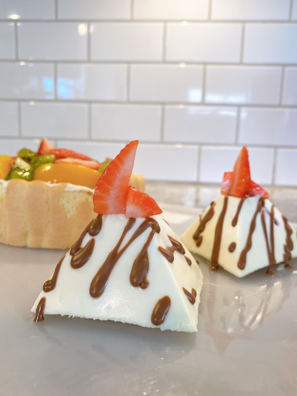 Kiki Asian Bakery & Cafe | 613 South Dr Unit E, Summerside, PE C1N 3Z6, Canada | Phone: (902) 598-6786